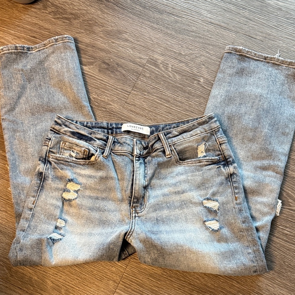 Lovervet by Vervet Women's Light Wash Distressed Jeans - Light Blue. Size 30/11